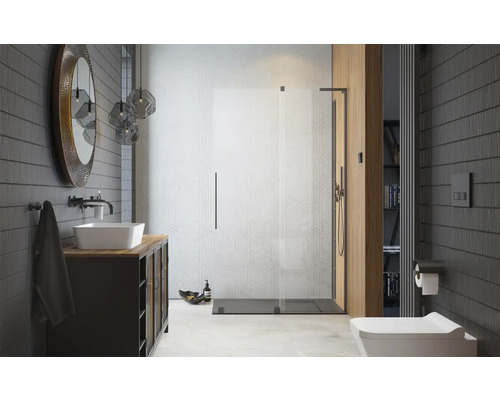 Baie modernă cu duș, chiuvetă, oglindă și toaletă