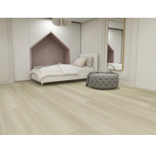 Cameră luminoasă pentru copii cu pat, taburet și oglindă