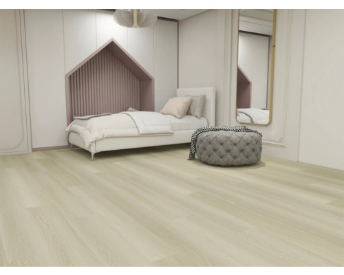 Cameră luminoasă pentru copii cu pat, taburet și oglindă