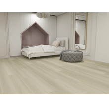 Dormitor luminos cu pat, oglindă și taburet gri pe podea de lemn