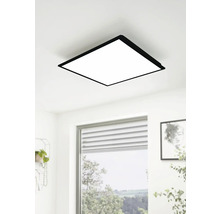 Lumină de plafon pătrată cu ramă neagră pe tavan