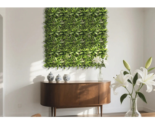 Perete decorativ cu plante artificiale deasupra unui dulap de lemn în camera de zi