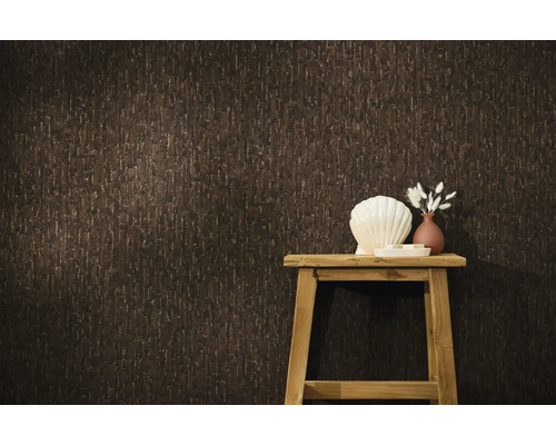 Tapet cu structură verticală pe un perete