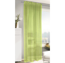 Perdea verde transparentă la fereastră