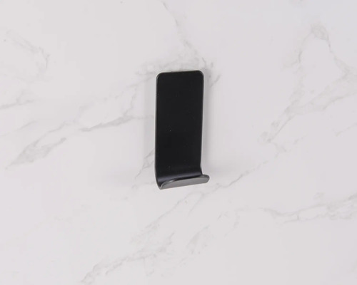 Cârlig negru de metal pentru prosop de baie