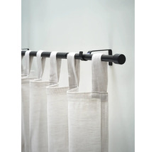 Perdea cu bride pe o tijă de perdea