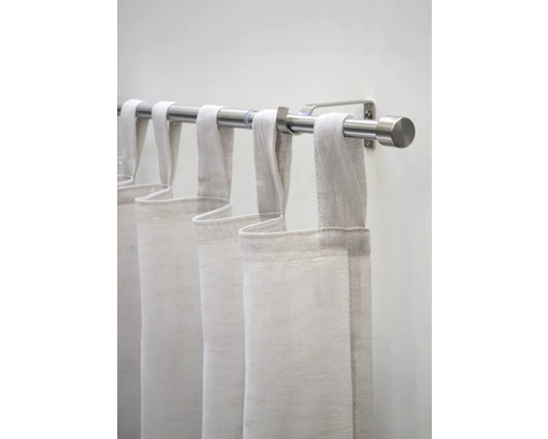 Cortină cu prindere cu buclă pe o tijă de perdea