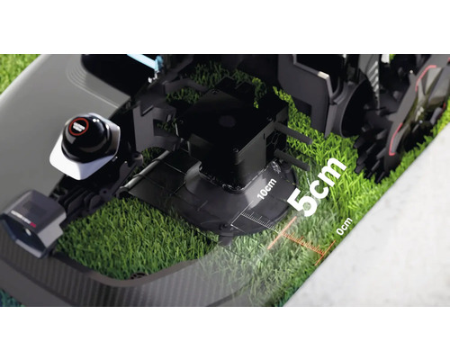 Vizualizare detaliată a unui robot de tuns iarba cu o lungime de tăiere de 5 până la 10 cm