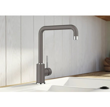 Baterie de bucătărie gri cu gura de scurgere unghiulară