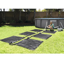 Sistem de încălzire solară pentru piscină cu covoare solare și piscină Intex în grădină