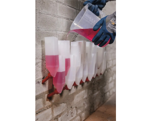 Adăpător cu lichid este umplut