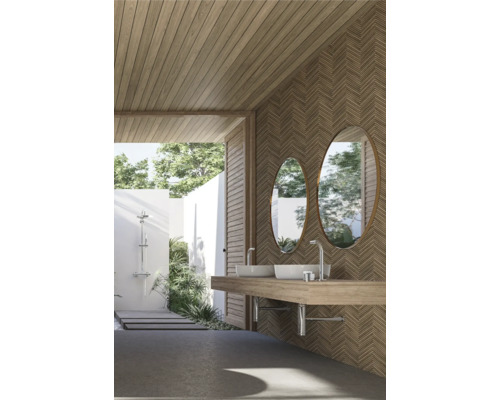 Baie cu lavoar dublu, oglinzi ovale și lambriuri din lemn