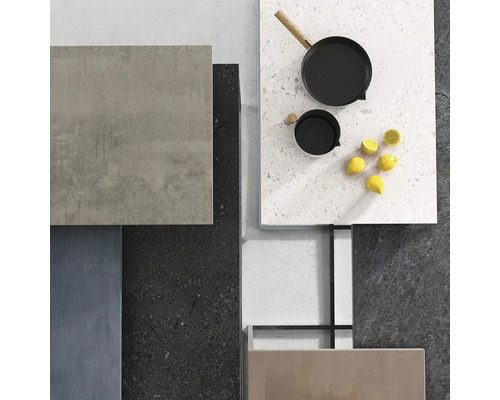 Diverse modele de gresie, oală, bol mic și lămâi de sus