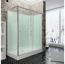 Cabină de duș spațioasă cu duș de mână și fundal cu gresie într-o baie luminoasă.