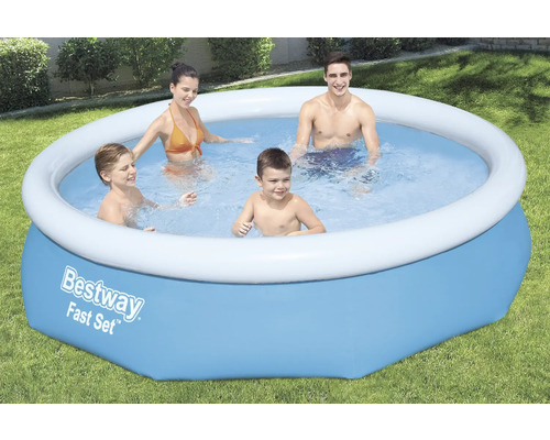 Piscină gonflabilă de familie Bestway Fast Set în grădină cu persoane care se joacă