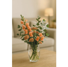 Buchet cu gura-leului și eucalipt într-o vază de sticlă