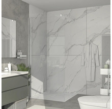 Baie modernă cu duș walk-in, dulap sub lavoar și perete de marmură