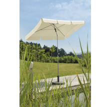 Umbrelă de soare dreptunghiulară pe o terasă