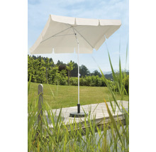 Umbrelă de soare pătrată cu suport de umbrelă în grădină