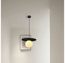 Lampă suspendată modernă cu formă rotundă și glob luminos