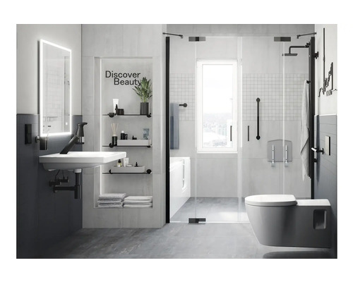 Baie modernă cu lavoar, oglindă, rafturi, cabină de duș și toaletă pentru o atmosferă luminoasă și funcțională a spațiului.