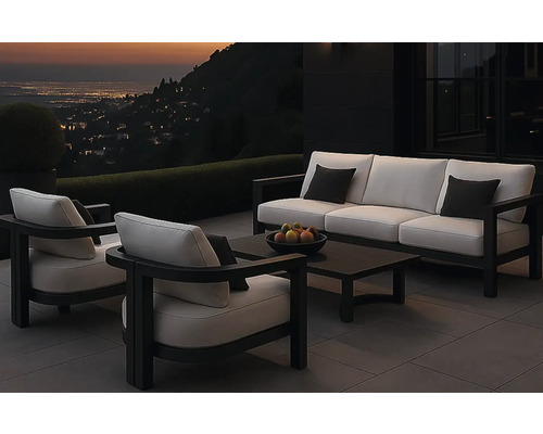 Terasa cu grup de relaxare format din canapea, fotolii și masă