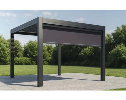 Pergolă cu jaluzea coborâtă în grădină