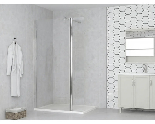 Baie cu cabină de duș, dulap de lavoar și prosop