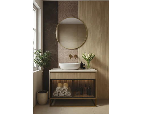 Baie modernă cu lavoar, oglindă și elemente decorative pentru o ambianță stilată.