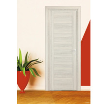 Ușă de interior din lemn cu feronerie într-o cameră luminoasă