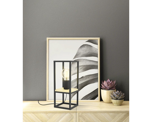 Lampă de masă decorativă cu bază geometrică metalică și element din lemn