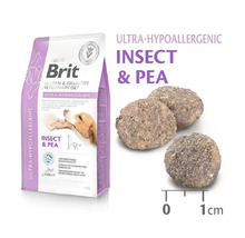 Hrană uscată pentru câini Brit cu insecte și mazăre în ambalaj de 2 kilograme