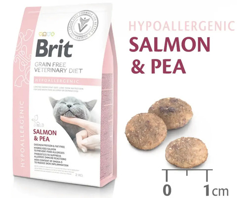 Hrană veterinară Brit Diet pentru pisici cu somon și mazăre, hipoalergenică, pachet de 2 kg cu trei bucăți de hrană