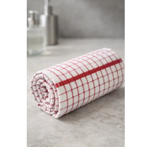 Prosop de bucătărie alb rulat, cu model în carouri roșii și o dungă roșie lată.