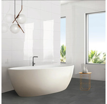 Baie cu cadă, baterie lavoar, faianță și gresie