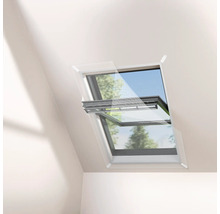 Fereastră de mansardă cu plasă de țânțari