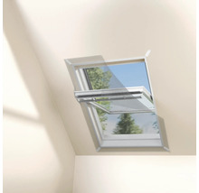 Fereastră de mansardă cu plasă de țânțari