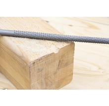 Rindea de lemn pentru prelucrarea unei bucăți de lemn