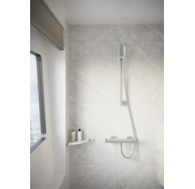 Set modern de duș cu baterie termostatică, pară de duș și tijă de duș pe faianță cu aspect de marmură. Include poliță de colț.