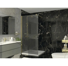 Baie modernă cu duș de tip walk-in, perete de sticlă, baterii aurii și plăci ceramice pentru perete și podea cu aspect de marmură neagră.