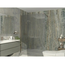 Baie modernă cu duș de tip walk-in din sticlă, lavoar cu dulap, oglindă și plăci de perete cu model de piatră.