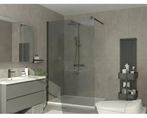Baie modernă cu duș de tip walk-in din sticlă, dulap de lavoar gri cu chiuvetă albă, radiator negru și gresie gri.
