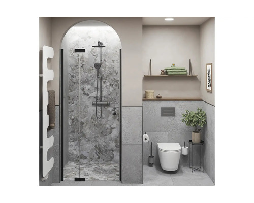 Baie modernă cu duș în arc, gresie gri din piatră naturală, sistem de duș negru, vas WC suspendat și radiator alb de design.