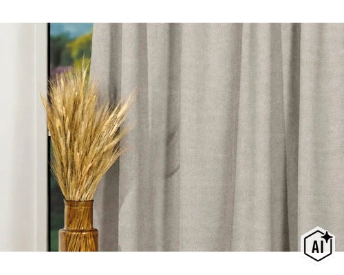 O draperie opacă cu textură în fața unei ferestre, lângă care se află o vază de sticlă cu spice de grâu. (Image AI modified or generated)