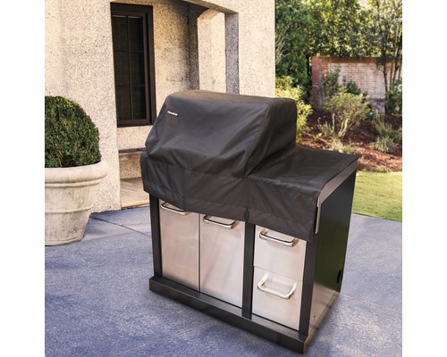 Grătar cu husă de protecție neagră în exterior