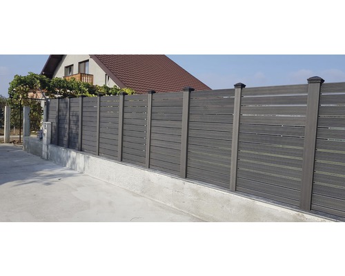 Gard din plastic cu lamele orizontale