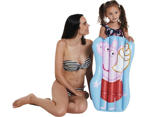 Mamă și fiică cu saltea gonflabilă Peppa Pig