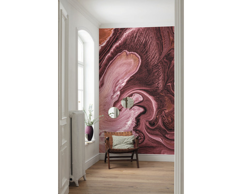 Hol cu fototapet abstractă, fotoliu și calorifer