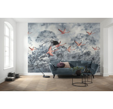 Sufragerie cu fototapet, canapea, lampadar și masă