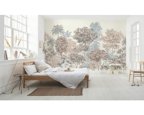 Cameră luminoasă cu pat și fototapet cu motiv de copac